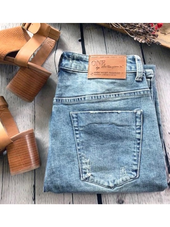 One Teaspoon Denim - One Teaspoon Distressed Freebird II Skinny Jeans 25